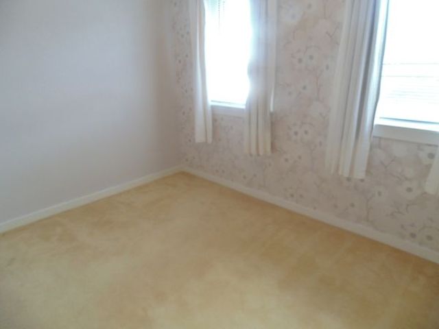  Image of 2 bedroom Flat to rent in Loch Road Bridge of Weir PA11 at Bridge of Weir Bridge of Weir Renfrewshire, PA11 3ND