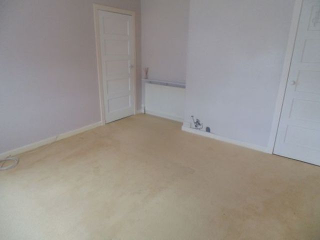  Image of 2 bedroom Flat to rent in Loch Road Bridge of Weir PA11 at Bridge of Weir Bridge of Weir Renfrewshire, PA11 3ND