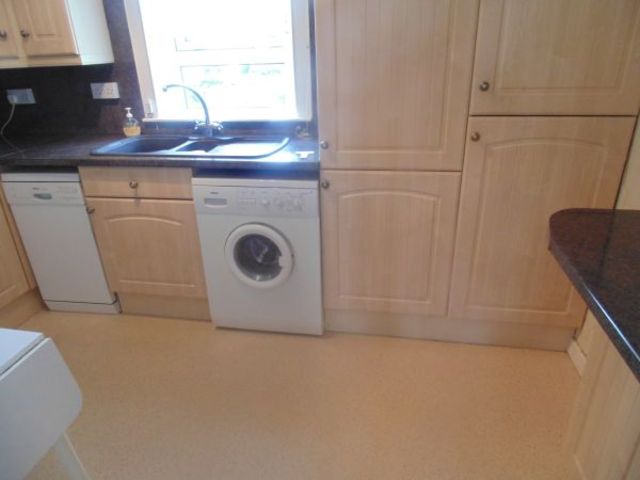  Image of 2 bedroom Flat to rent in Loch Road Bridge of Weir PA11 at Bridge of Weir Bridge of Weir Renfrewshire, PA11 3ND