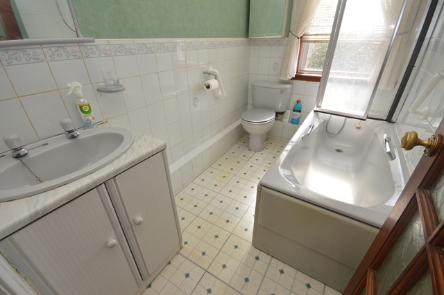  Image of 2 bedroom Flat to rent in Lochend Avenue Edinburgh EH7 at Lochend Edinburgh Edinburgh, EH7 6DX