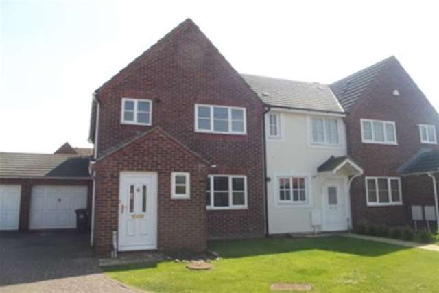  Image of 3 bedroom Semi-Detached house to rent in Lanthony Close Weston-super-Mare BS24 at Weston-super-Mare, BS24 7AR