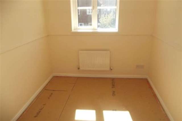  Image of 3 bedroom Semi-Detached house to rent in Lanthony Close Weston-super-Mare BS24 at Weston-super-Mare, BS24 7AR