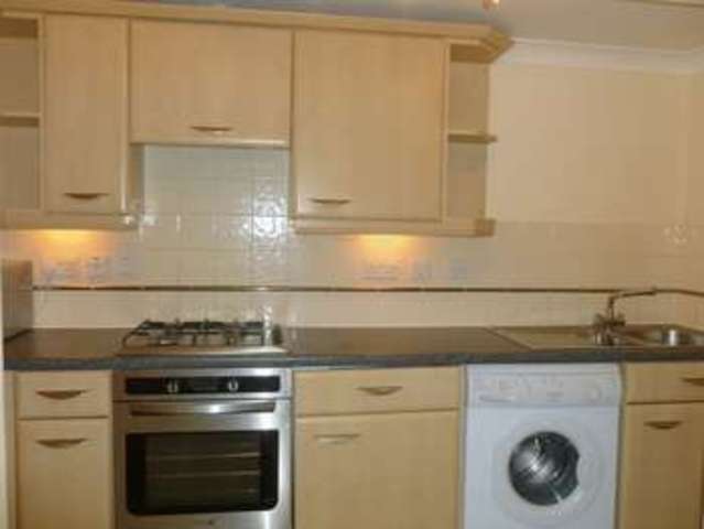  Image of 1 bedroom Flat to rent in London Road Aston Clinton Aylesbury HP22 at London Road  Aylesbury, HP22 5GW