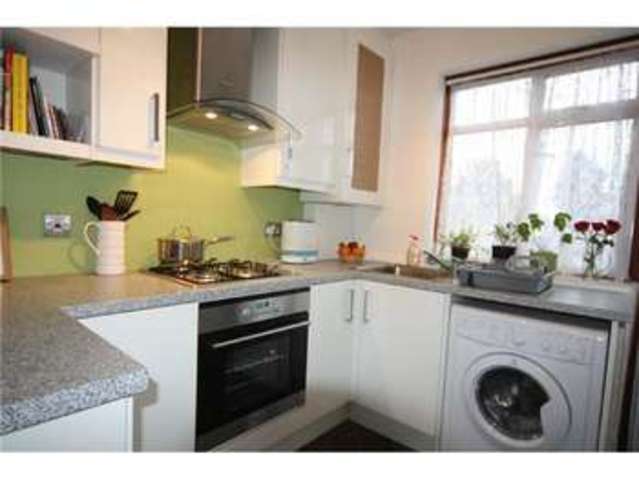  Image of 1 bedroom Property to rent in Long Drive Greenford UB6 at Long Drive  Greenford, UB6 8NB