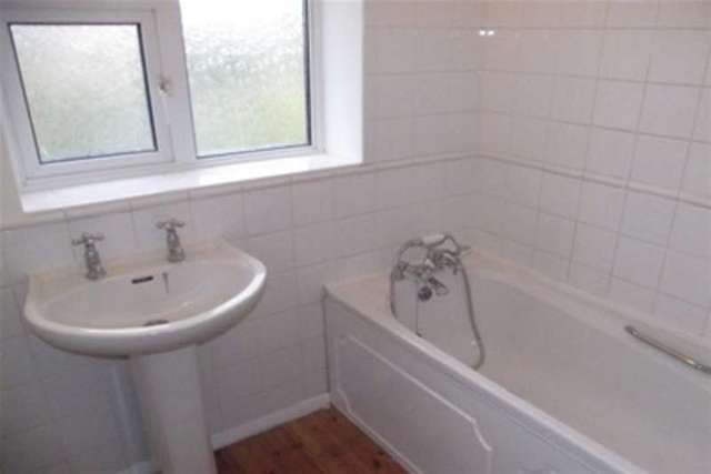  Image of 3 bedroom Detached house to rent in Whitehills Road Loughton IG10 at Loughton, IG10 1TS