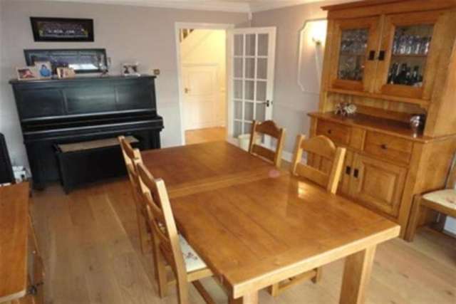  Image of 5 bedroom Detached house to rent in Middle Bourne Lane Lower Bourne Farnham GU10 at Farnham, GU10 3NJ