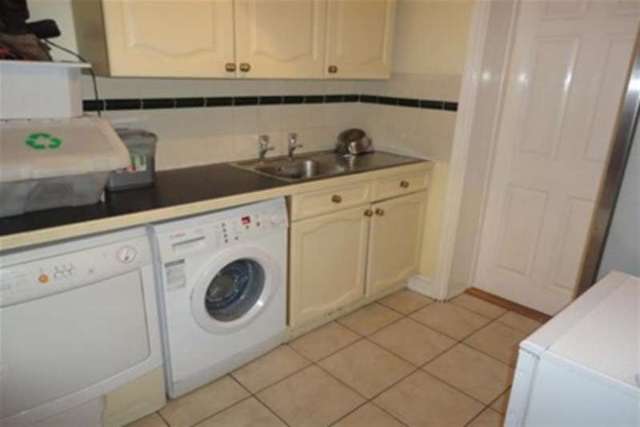 Image of 5 bedroom Detached house to rent in Middle Bourne Lane Lower Bourne Farnham GU10 at Farnham, GU10 3NJ