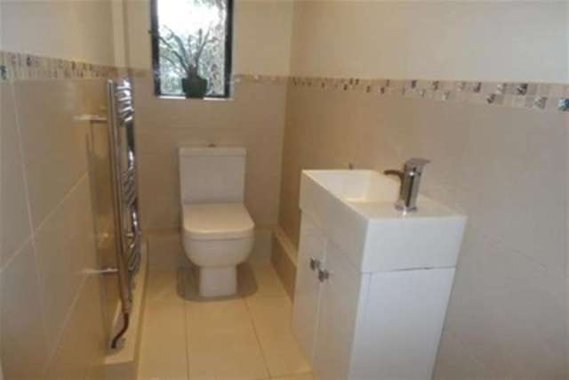 Image of 5 bedroom Detached house to rent in Middle Bourne Lane Lower Bourne Farnham GU10 at Farnham, GU10 3NJ