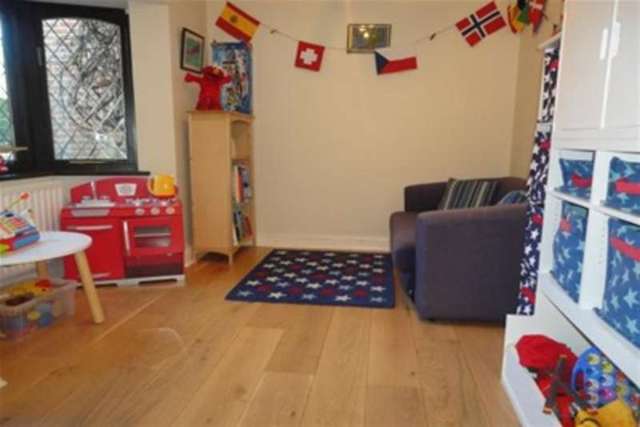  Image of 5 bedroom Detached house to rent in Middle Bourne Lane Lower Bourne Farnham GU10 at Farnham, GU10 3NJ