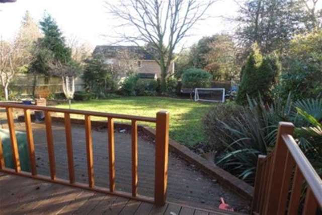  Image of 5 bedroom Detached house to rent in Middle Bourne Lane Lower Bourne Farnham GU10 at Farnham, GU10 3NJ