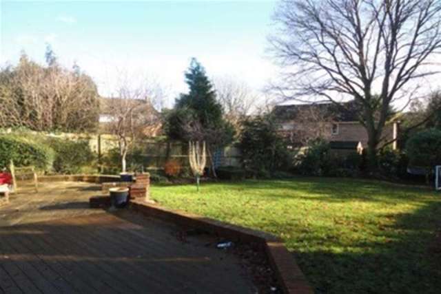  Image of 5 bedroom Detached house to rent in Middle Bourne Lane Lower Bourne Farnham GU10 at Farnham, GU10 3NJ