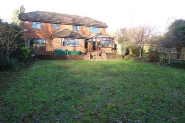  Image of 5 bedroom Detached house to rent in Middle Bourne Lane Lower Bourne Farnham GU10 at Farnham, GU10 3NJ