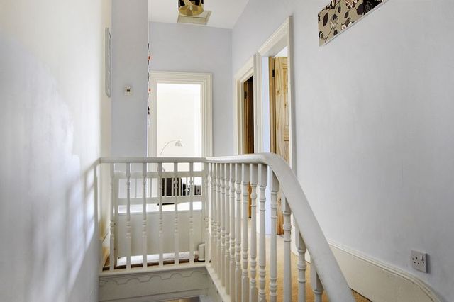  Image of 2 bedroom Flat for sale in Lyndhurst Road Broadwater Worthing BN11 at Lyndhurst Road  Worthing, BN11 2DG