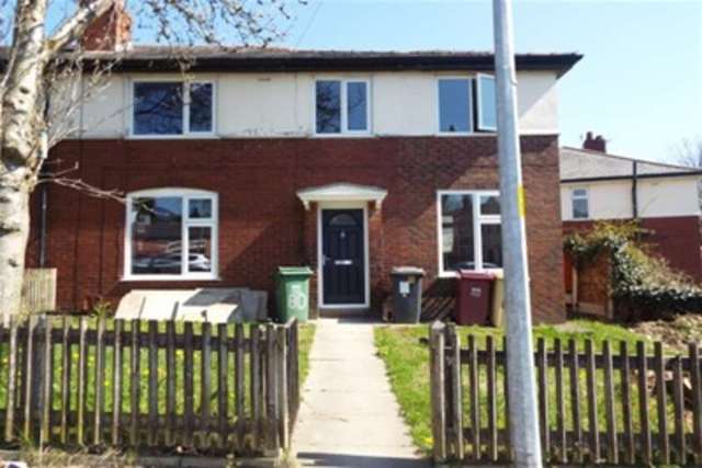  Image of 4 bedroom Semi-Detached house to rent in Mackenzie Street Bolton BL1 at Bolton, BL1 6QP