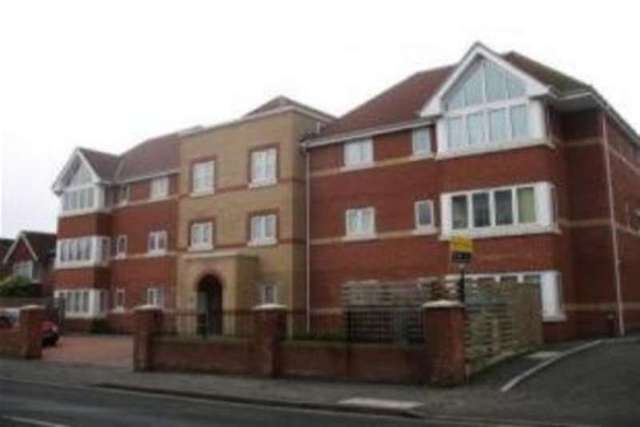  Image of 1 bedroom Flat to rent in Hill Lane Southampton SO15 at Southampton, SO15 5DD