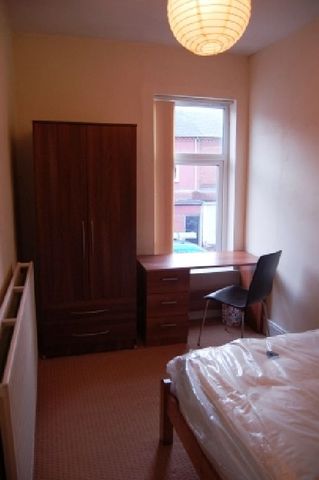 Image of 5 bedroom House Share to rent in Manilla Road Selly Park Birmingham B29 at Selly Park West Midlands Selly Park, B29 7PZ