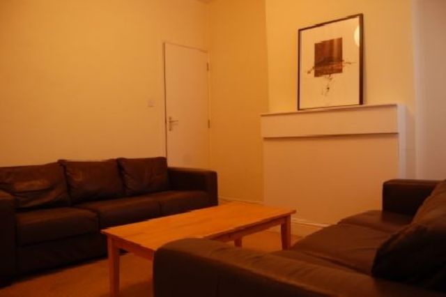  Image of 5 bedroom House Share to rent in Manilla Road Selly Park Birmingham B29 at Selly Park West Midlands Selly Park, B29 7PZ