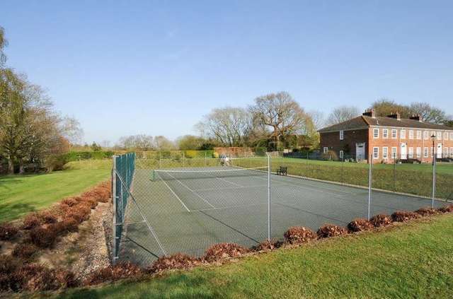  Image of 3 bedroom Flat for sale in Marchwood Gate Marchwood Chichester PO19 at Chichester, PO19 5HA