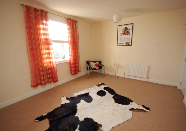  Image of 3 bedroom Flat to rent in Margaret Rose Drive Fairmilehead Edinburgh EH10 at Fairmilehead Edinburgh Edinburgh, EH10 7ER