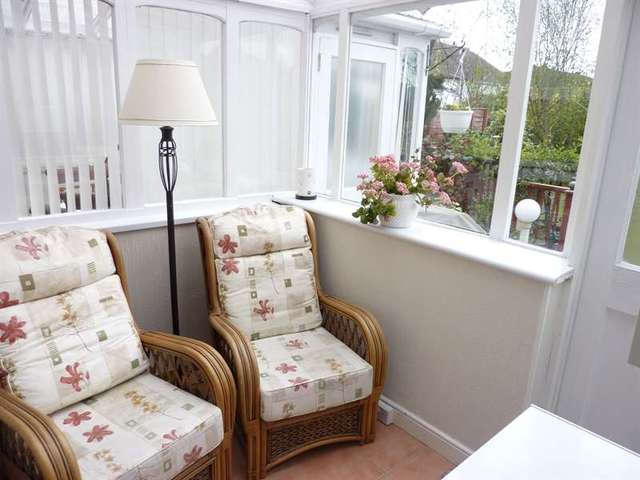  Image of 3 bedroom Semi-Detached house for sale in Markham Crescent Dunstable LU5 at Houghton Regis, LU5 4SS