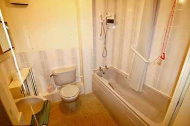  Image of 1 bedroom Retirement Property for sale in Stadium Road Southend-on-Sea SS2 at Stadium Road  Southend-On-Sea, SS2 5DH
