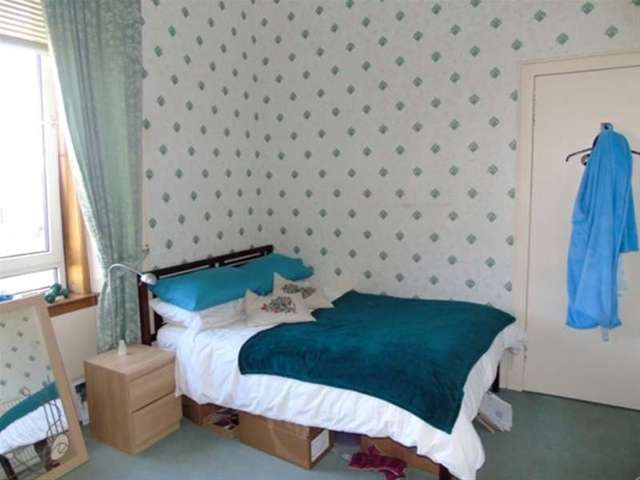  Image of 3 bedroom Flat for sale in Mary Street Dunoon PA23 at Dunoon, PA23 7EG