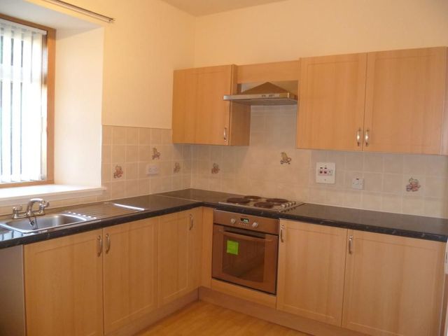 Image of 2 bedroom Flat to rent in Maryhall Street Kirkcaldy KY1 at Kirkcaldy Fife Fife, KY1 1BH