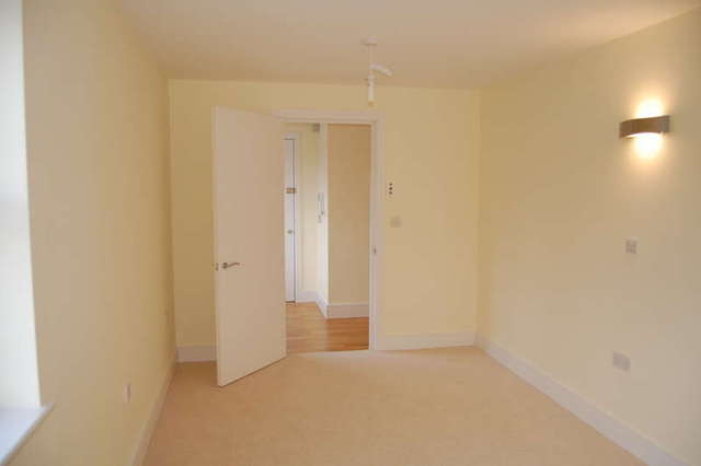  Image of 1 bedroom Flat to rent in Mill Place Kingston upon Thames KT1 at Kingston Upon Thames Surrey, KT1 2RL
