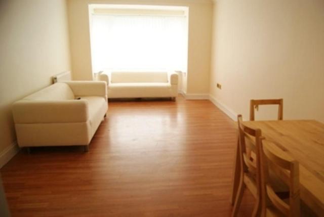  Image of 2 bedroom Flat to rent in Mill Street Glasgow G40 at Bridgeton Glasgow Glasgow, G40 1LT