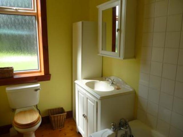  Image of 2 bedroom Flat to rent in Millar Place Stirling FK8 at Stirling  Stirling, FK8 1UX
