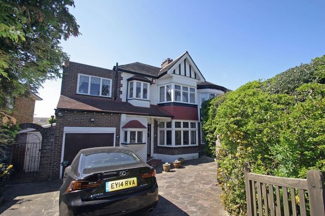  Image of 5 bedroom Detached house for sale in Minchenden Crescent London N14 at Minchenden Crescent Southgate Palmers Green, N14 7EL