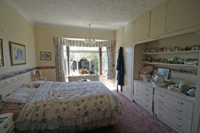  Image of 5 bedroom Detached house for sale in Minchenden Crescent London N14 at Minchenden Crescent Southgate Palmers Green, N14 7EL