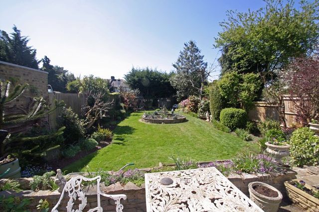 Image of 5 bedroom Detached house for sale in Minchenden Crescent London N14 at Minchenden Crescent Southgate Palmers Green, N14 7EL