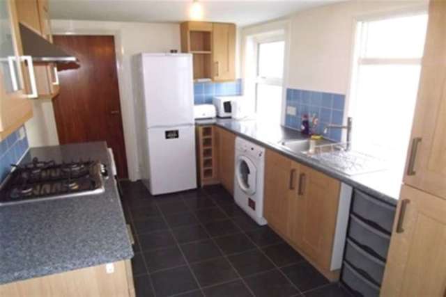  Image of 2 bedroom Flat to rent in Montpelier Terrace Brighton BN1 at Brighton, BN1 3DF