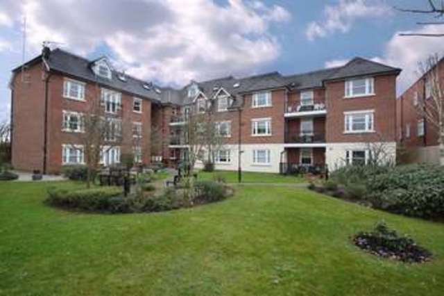  Image of 2 bedroom Flat for sale in Manor Road Chigwell IG7 at Manor Road  Chigwell, IG7 5PY
