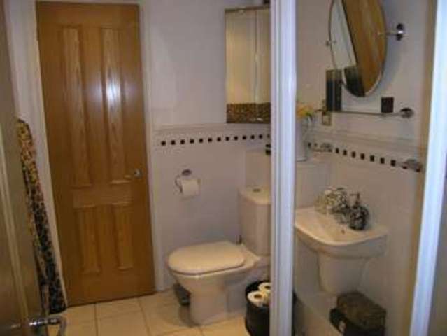  Image of 2 bedroom Flat for sale in Manor Road Chigwell IG7 at Manor Road  Chigwell, IG7 5PY