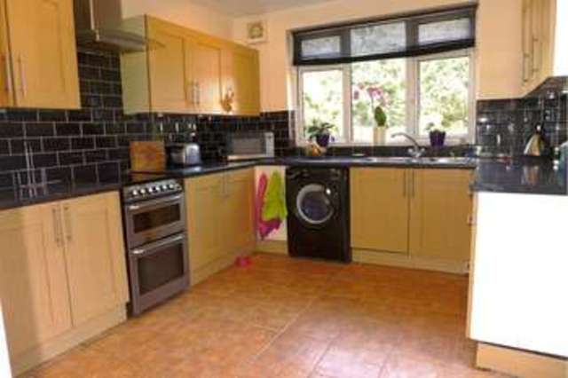  Image of 3 bedroom Terraced house for sale in Montrose Avenue Welling DA16 at Montrose Avenue  Welling, DA16 2QY