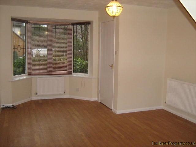  Image of 3 bedroom Terraced house to rent in West Street Buckingham MK18 at Buckingham, MK18 1HP