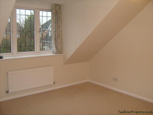  Image of 3 bedroom Terraced house to rent in West Street Buckingham MK18 at Buckingham, MK18 1HP
