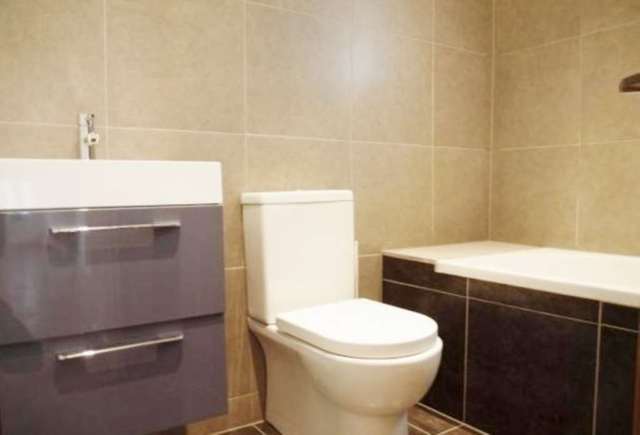  Image of 3 bedroom Flat to rent in Morrish Road London SW2 at Morrish Road Brixton London, SW2 4EG