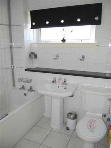  Image of 1 bedroom Terraced house to rent in Moss Drive Erskine PA8 at Erskine Renfrewshire Renfrewshire, PA8 7AQ