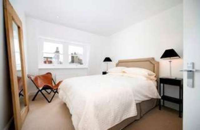  Image of 3 bedroom Flat to rent in Nassau Street London W1W at Nassau Street  London, W1W 7AQ