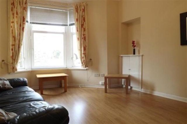  Image of 1 bedroom Flat to rent in Neilston Road Paisley PA2 at Paisley Renfrewshire Renfrewshire, PA2 6NA