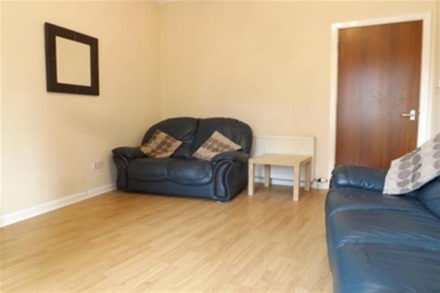  Image of 1 bedroom Flat to rent in Neilston Road Paisley PA2 at Paisley Renfrewshire Renfrewshire, PA2 6NA