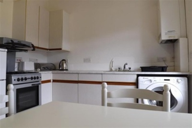  Image of 1 bedroom Flat to rent in Neilston Road Paisley PA2 at Paisley Renfrewshire Renfrewshire, PA2 6NA