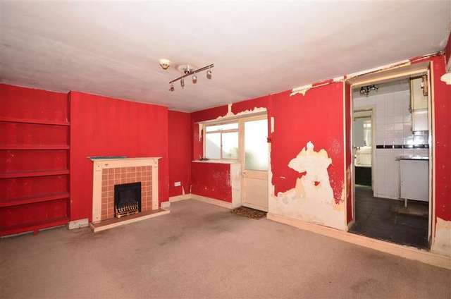  Image of 1 bedroom Flat for sale in Norman Street Dover CT17 at Dover Kent Dover, CT17 9RS