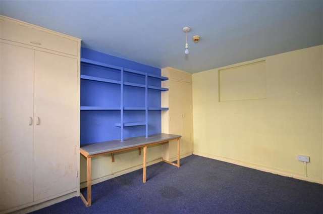  Image of 1 bedroom Flat for sale in Norman Street Dover CT17 at Dover Kent Dover, CT17 9RS