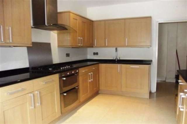  Image of 5 bedroom Semi-Detached house to rent in Warren Road London E4 at London, E4 6QR