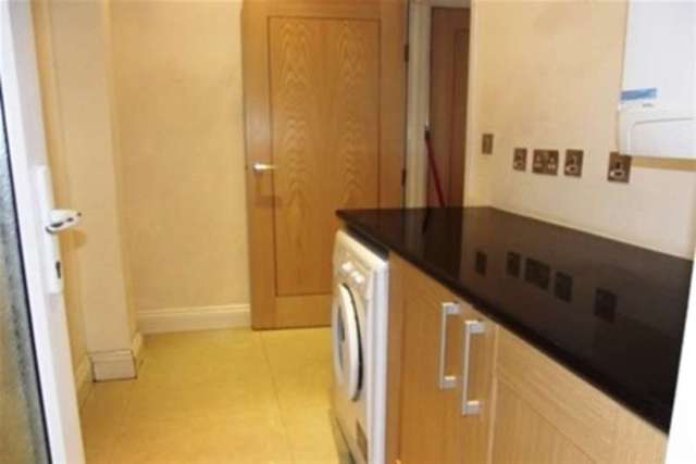  Image of 5 bedroom Semi-Detached house to rent in Warren Road London E4 at London, E4 6QR