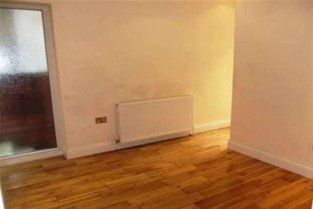  Image of 5 bedroom Semi-Detached house to rent in Warren Road London E4 at London, E4 6QR